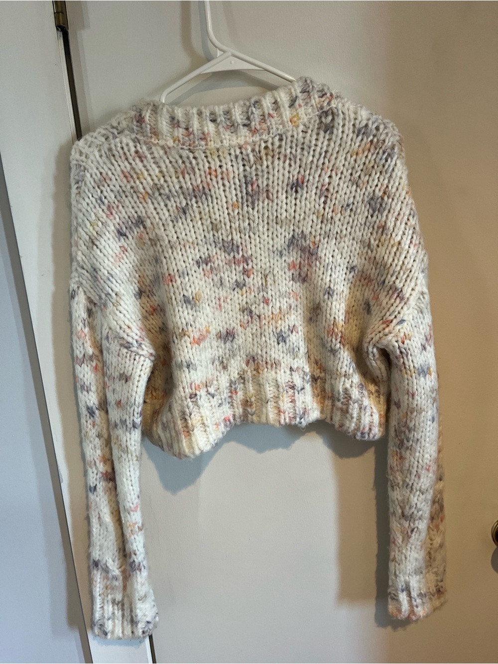 Urban Outfitters Cream Speckled Cropped Button Cardigan - Picture 2 of 4